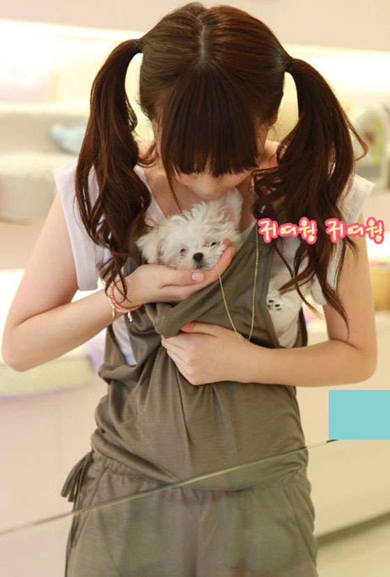 Kara Jiyoung and her dog